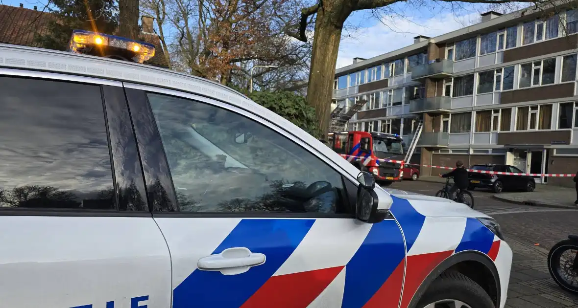 Brand in woning leidt tot afzetting van de straat - Foto 8