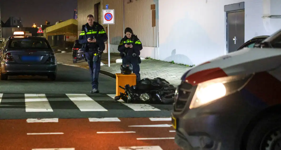 Taxi botst met thuisbezorger op fietspad - Foto 8