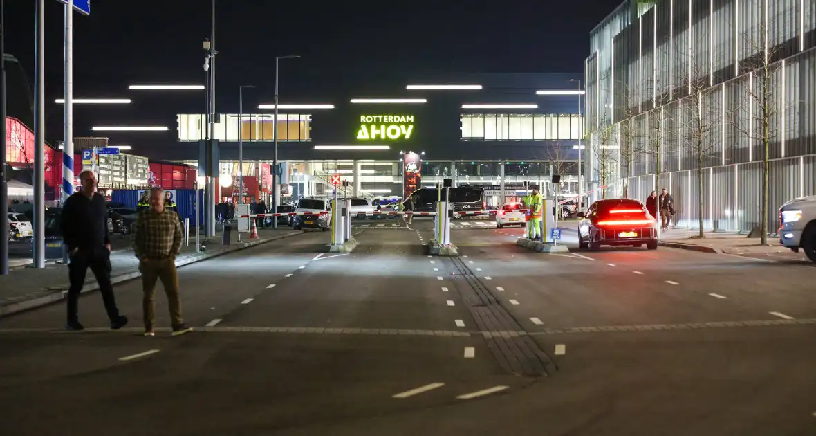 Vechtpartij bij verkeersruzie bezoekers Vrienden van Amstel - Foto 1