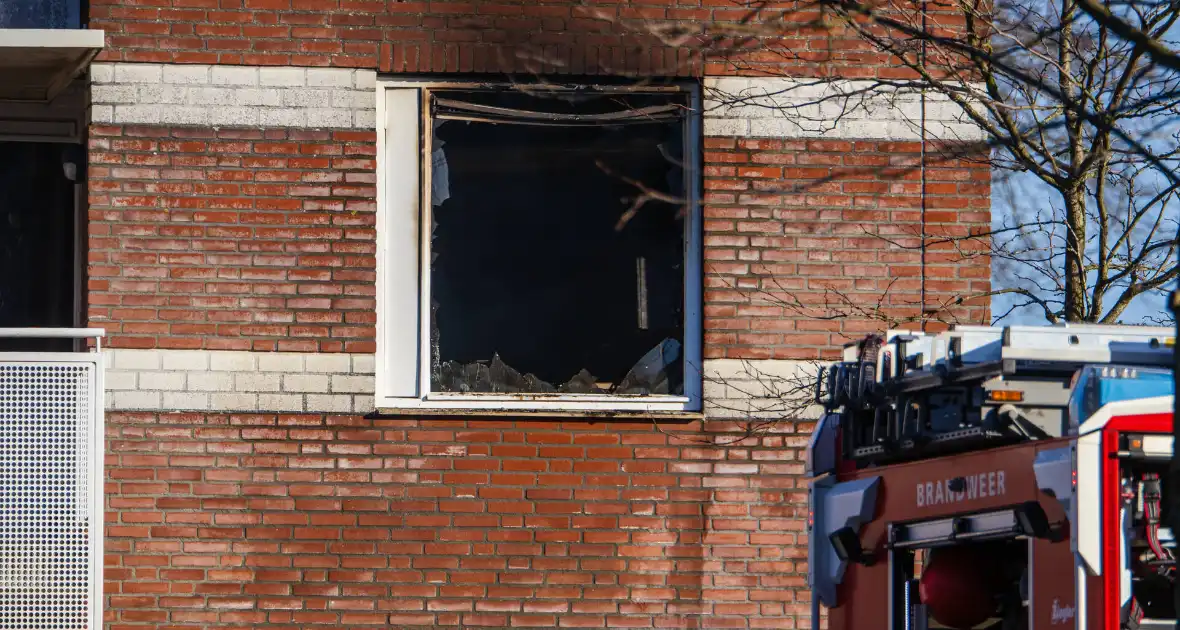 Dode en veel schade na woningbrand - Foto 3