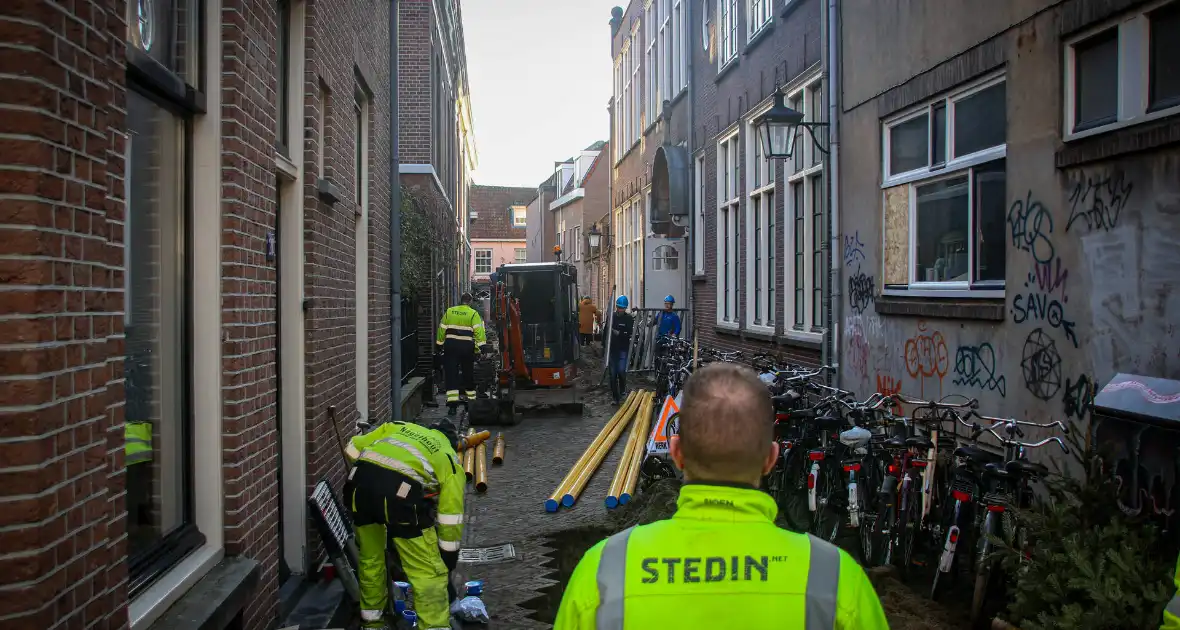 Totale verwoesting na explosies, schade bij daglicht duidelijk te zien - Foto 14