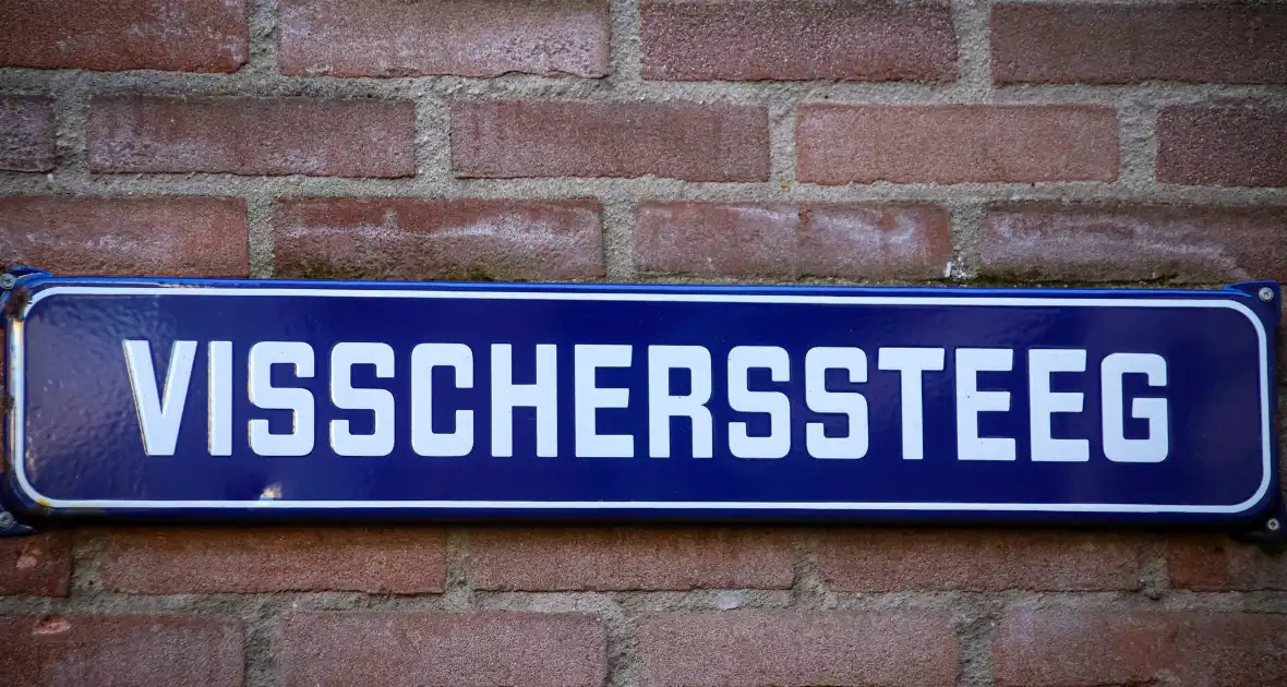 Totale verwoesting na explosies, schade bij daglicht duidelijk te zien - Foto 15