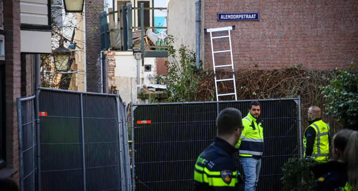 Totale verwoesting na explosies, schade bij daglicht duidelijk te zien - Foto 16