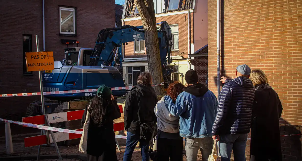 Totale verwoesting na explosies, schade bij daglicht duidelijk te zien - Foto 18