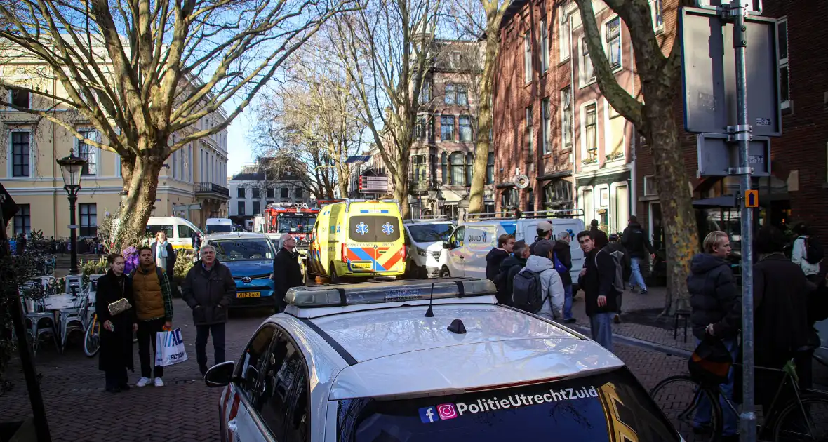 Totale verwoesting na explosies, schade bij daglicht duidelijk te zien - Foto 3