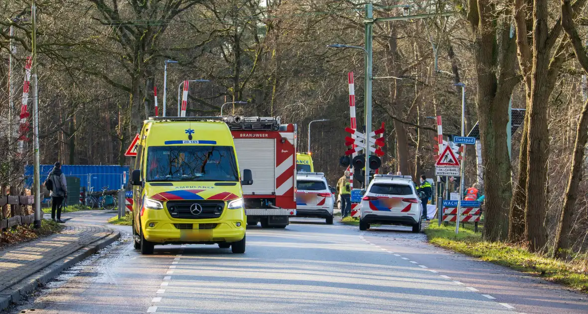 Hulpdiensten in actie na spoorongeval