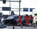 Aanrijding tussen twee voertuigen op druk kruispunt
