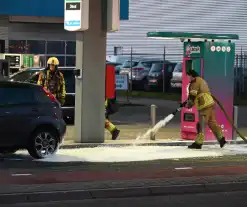 Benzine lekkage bij tankstation
