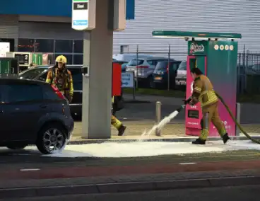 Benzine lekkage bij tankstation