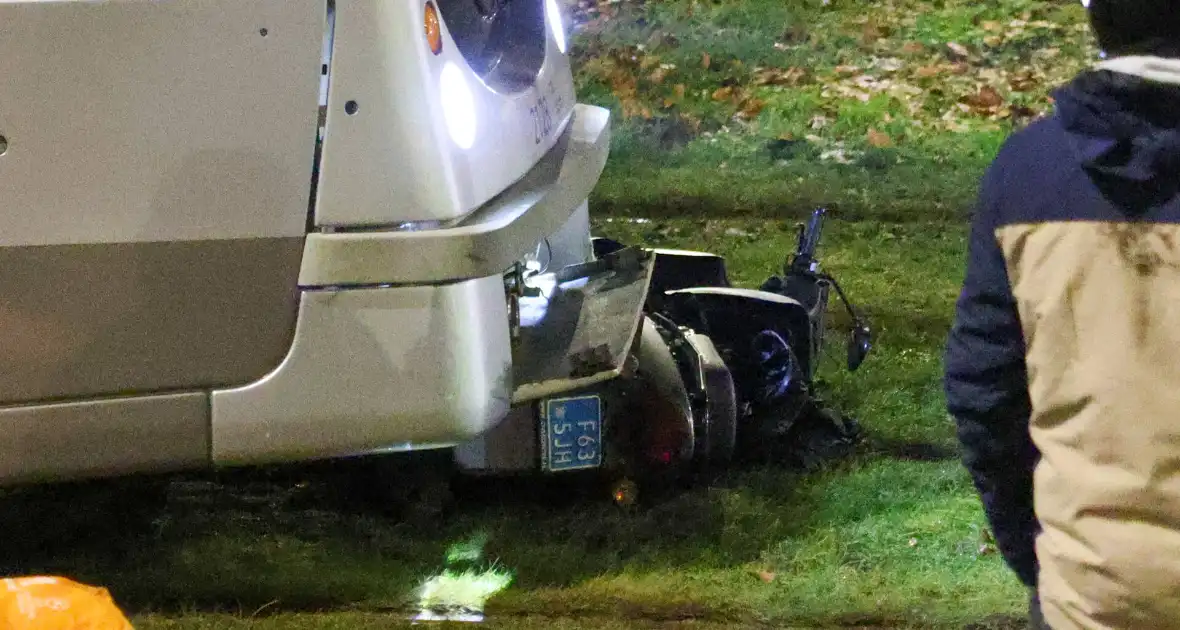 Thuisbezorger komt met de schrik vrij na ongeval - Foto 11