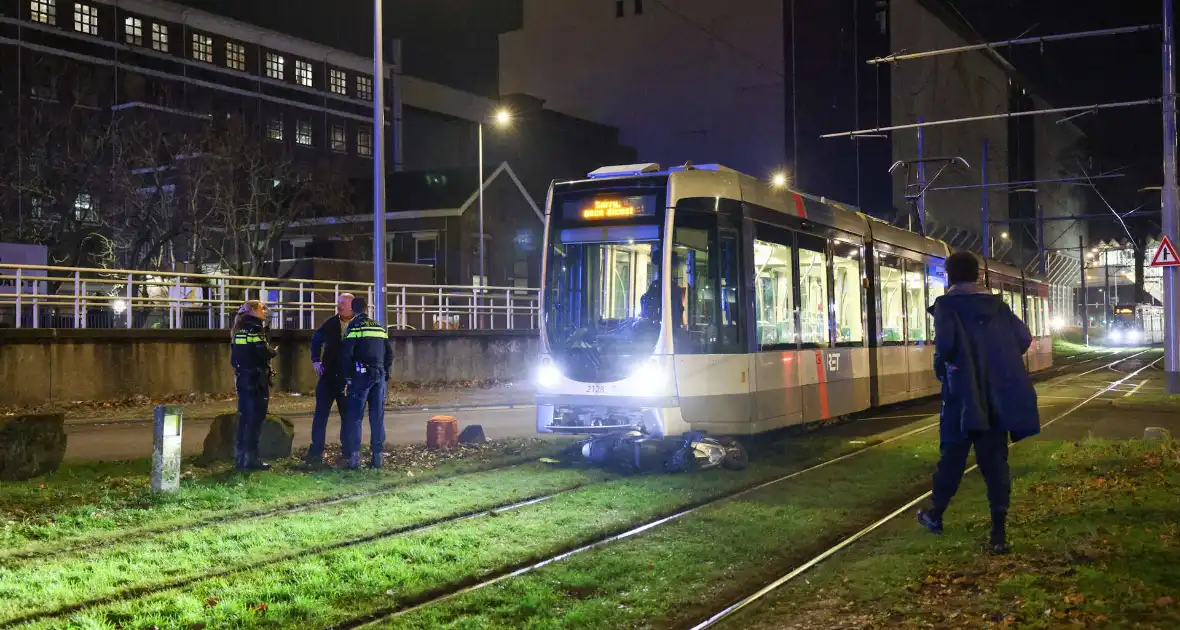 Thuisbezorger komt met de schrik vrij na ongeval - Foto 4