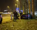Bestuurder onwel na aanrijding met lantaarnpaal en boom