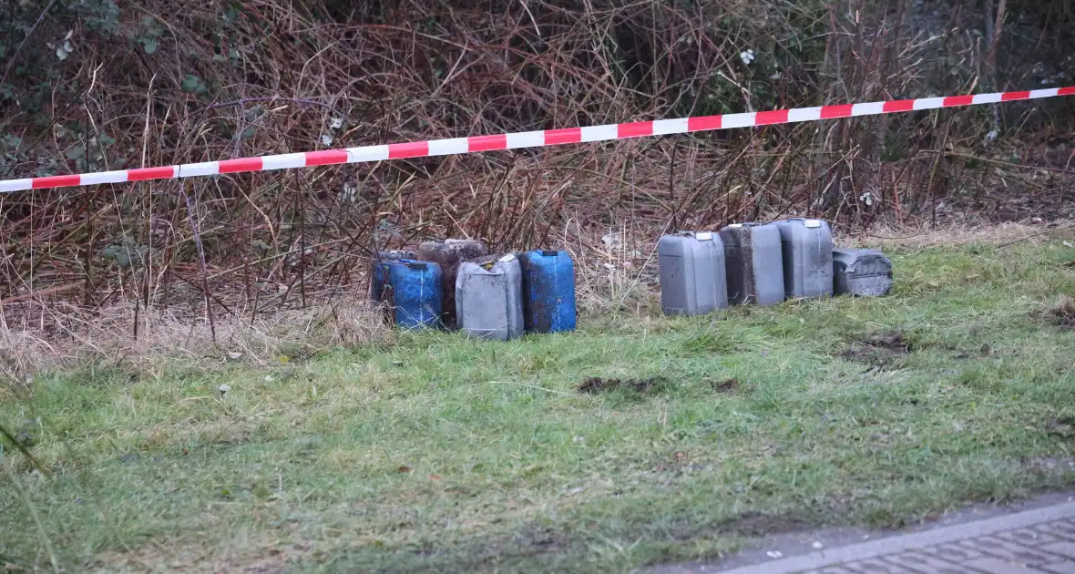 Tientallen vaten ontdekt in bosschages - Foto 12