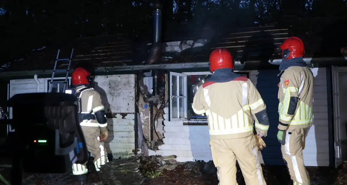 Brand in schuurtje snel onder controle - Foto 2