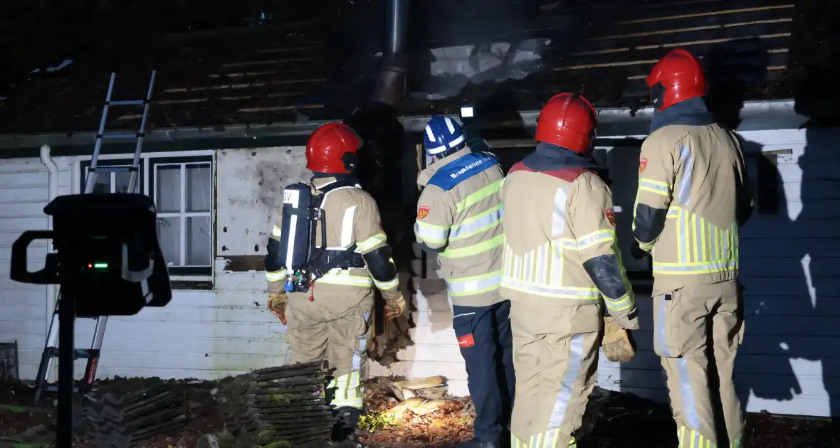 Brand in schuurtje snel onder controle - Foto 4