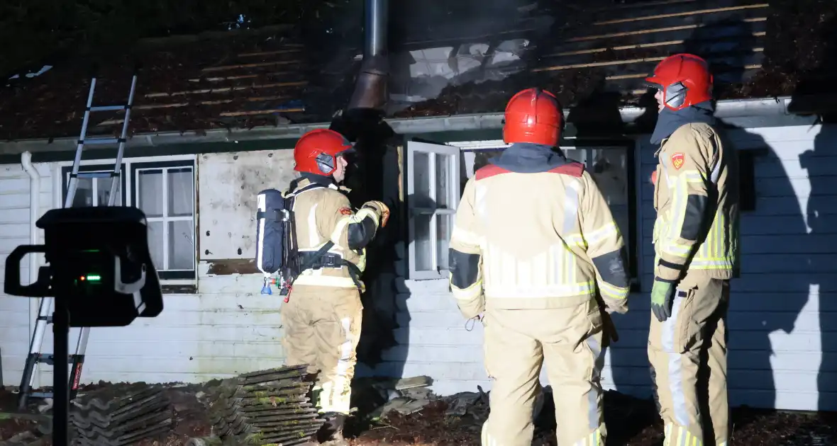 Brand in schuurtje snel onder controle - Foto 5