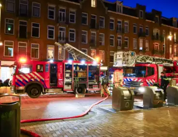 Grote brand op woning in Amsterdam