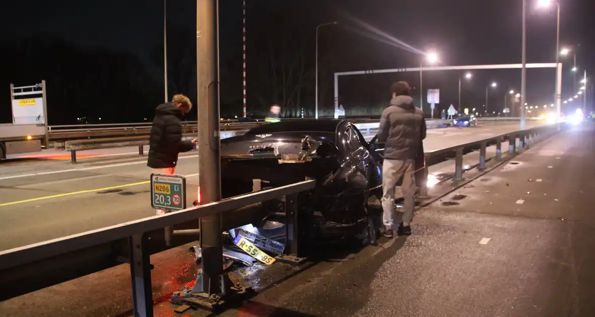 Peperdure wagens betrokken bij aanrijding - Foto 3