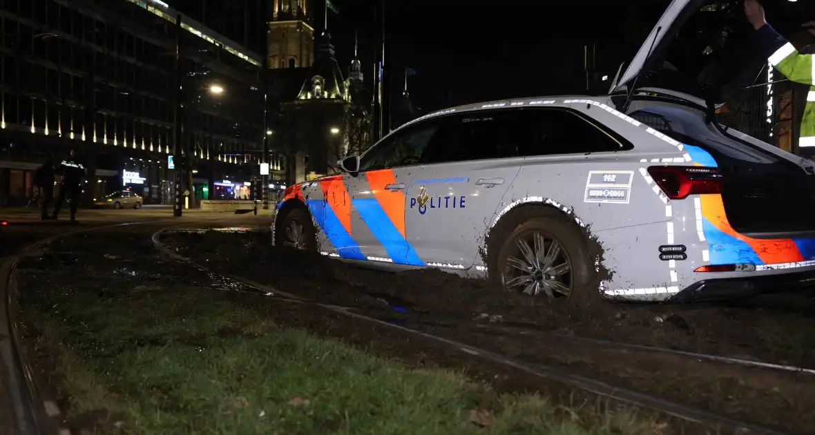 Snelle Audi strandt opnieuw in de modder: déjà vu voor hulpdiensten - Foto 1