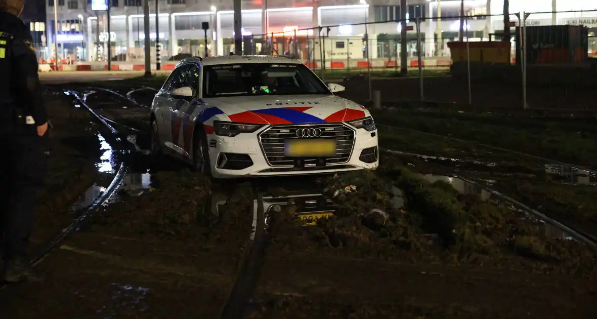 Snelle Audi strandt opnieuw in de modder: déjà vu voor hulpdiensten - Foto 10