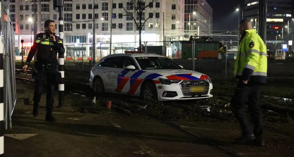 Snelle Audi strandt opnieuw in de modder: déjà vu voor hulpdiensten - Foto 11