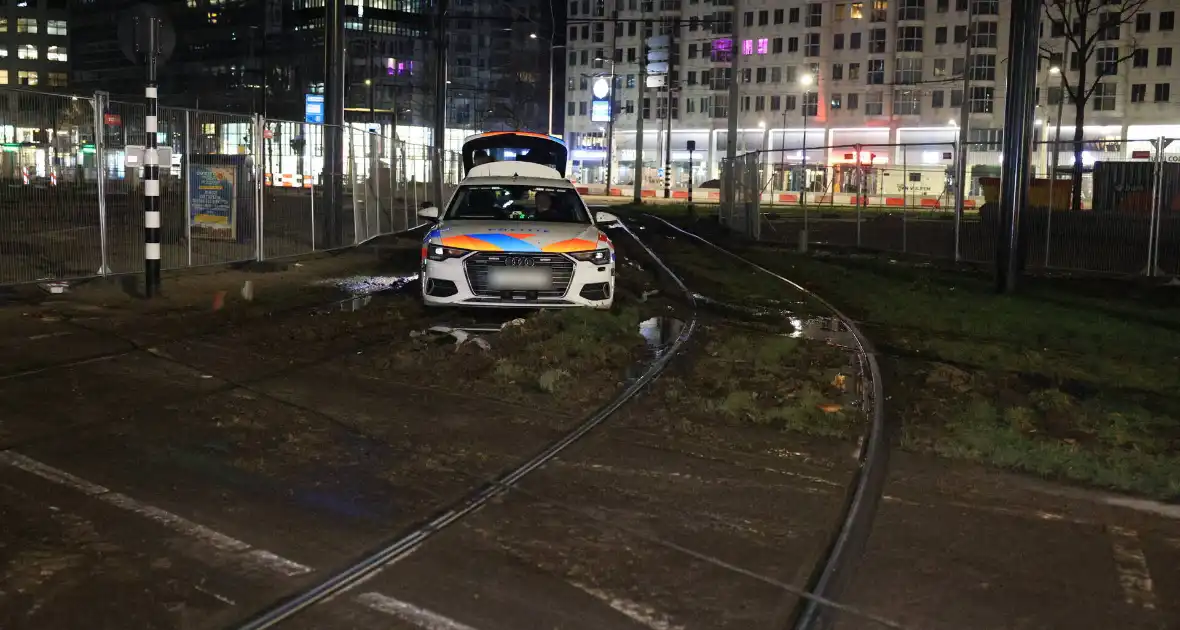 Snelle Audi strandt opnieuw in de modder: déjà vu voor hulpdiensten - Foto 6