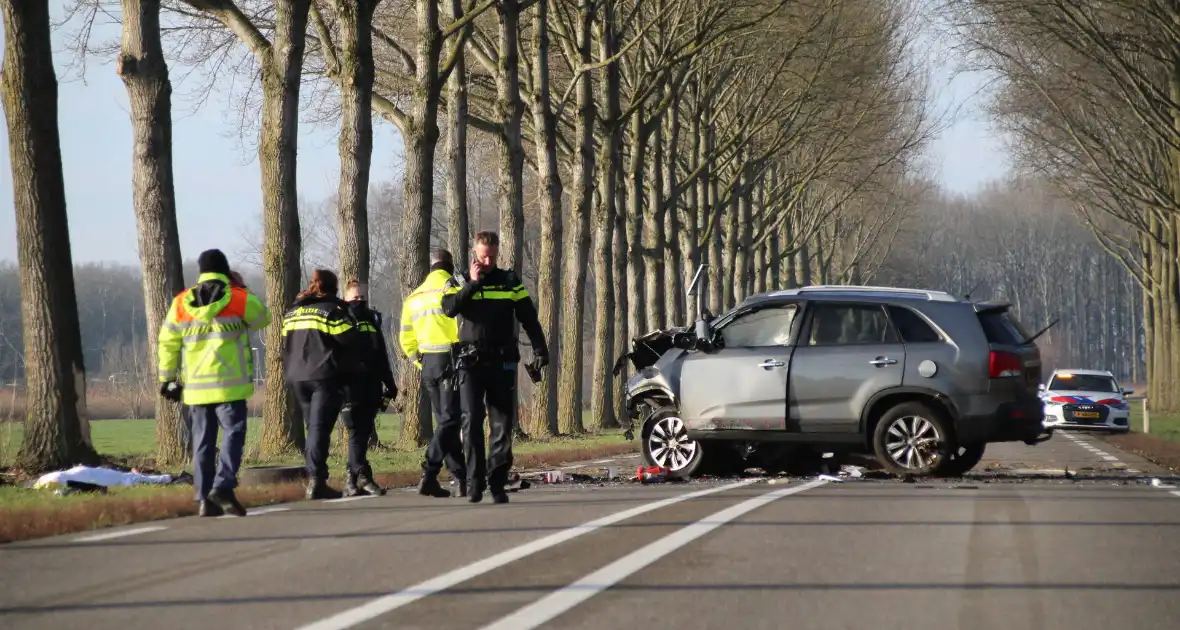 Dodelijk ongeval met auto tegen boom