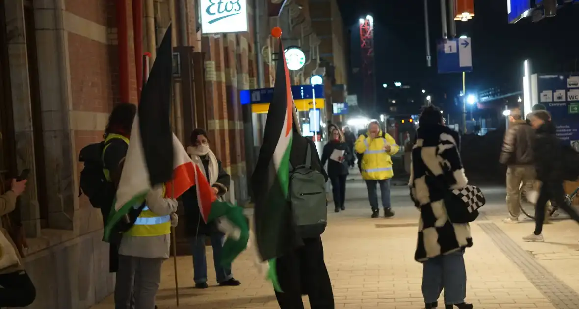 Demonstratie trekt aandacht in centrum - Foto 13