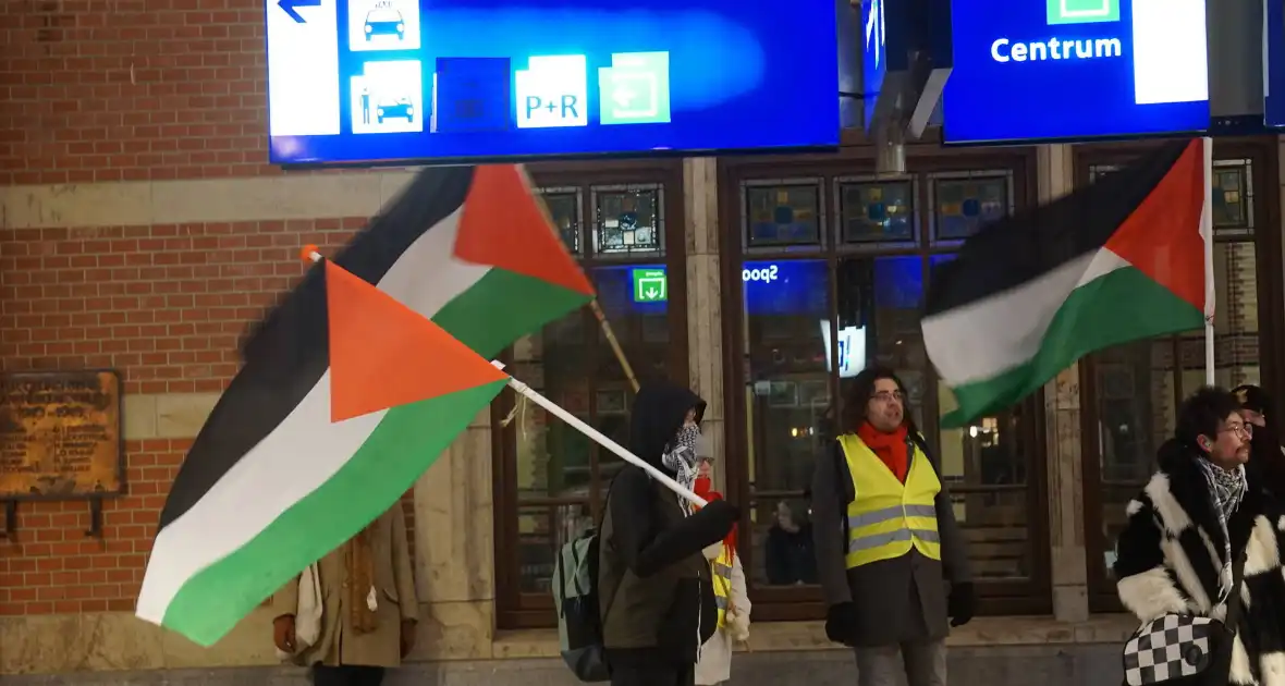 Demonstratie trekt aandacht in centrum - Foto 14
