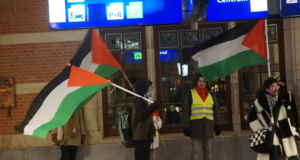 Demonstratie trekt aandacht in centrum - Foto 15