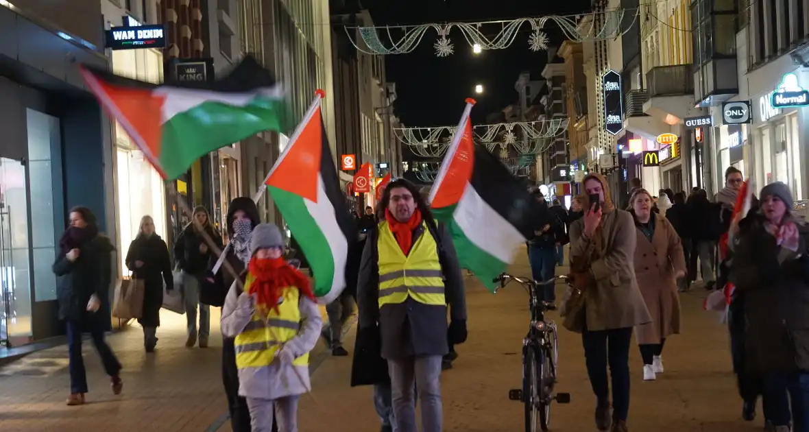 Demonstratie trekt aandacht in centrum - Foto 16