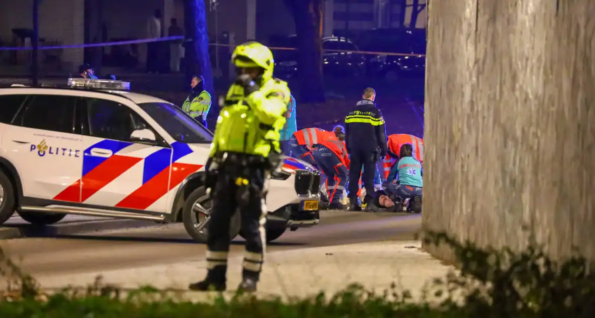 persoon gewond na val van viaduct - Foto 4