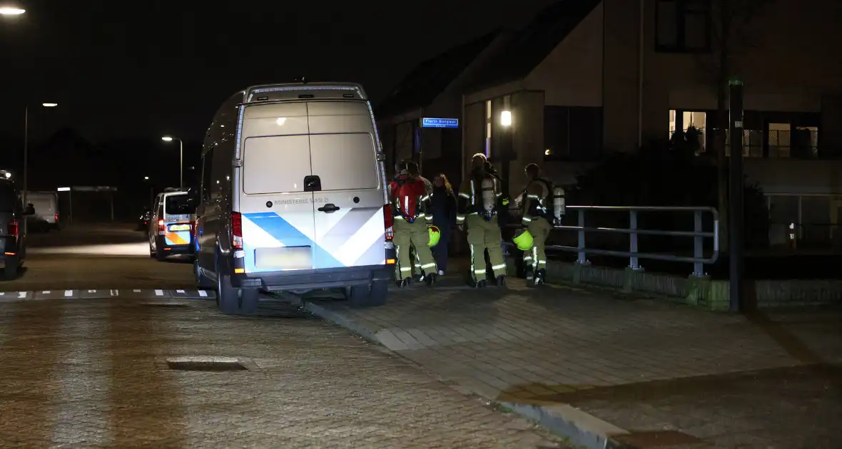 Cobra's en benzine aangetroffen in woning - Foto 2