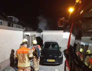 Vlammen zichtbaar bij buitenbrand