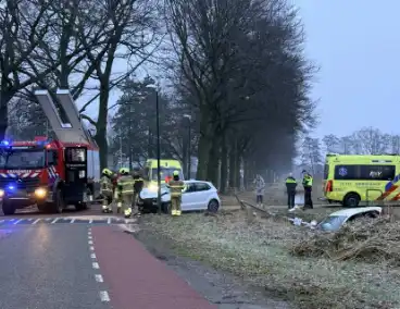 Brandweer en ambulancedienst ingeschakeld na botsing