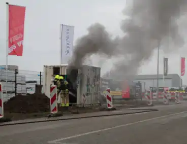 Honderden huishoudens zonder stroom door gebouwbrand