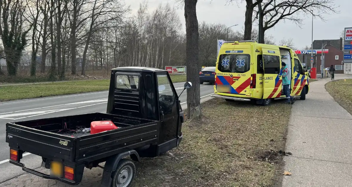 Botsing tussen piaggo en personenauto