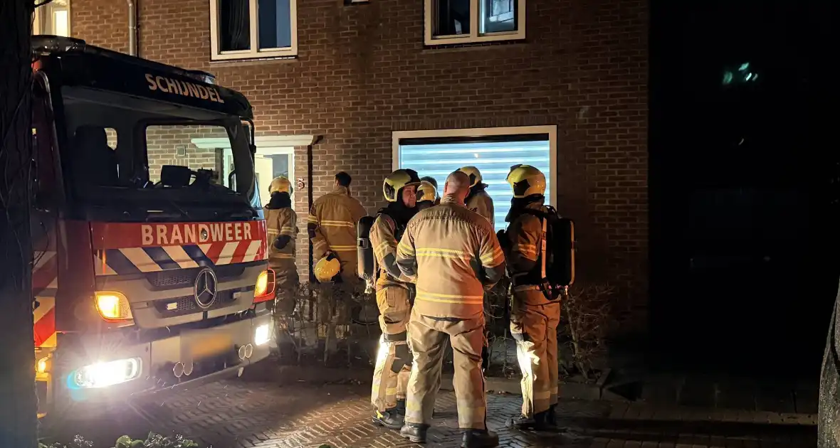 Meerdere personen krijgen medische zorg na incident - Foto 3