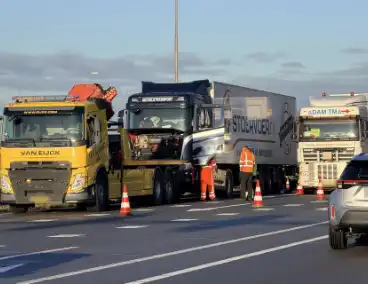 Defecte vrachtwagen veroorzaakt verkeershinder