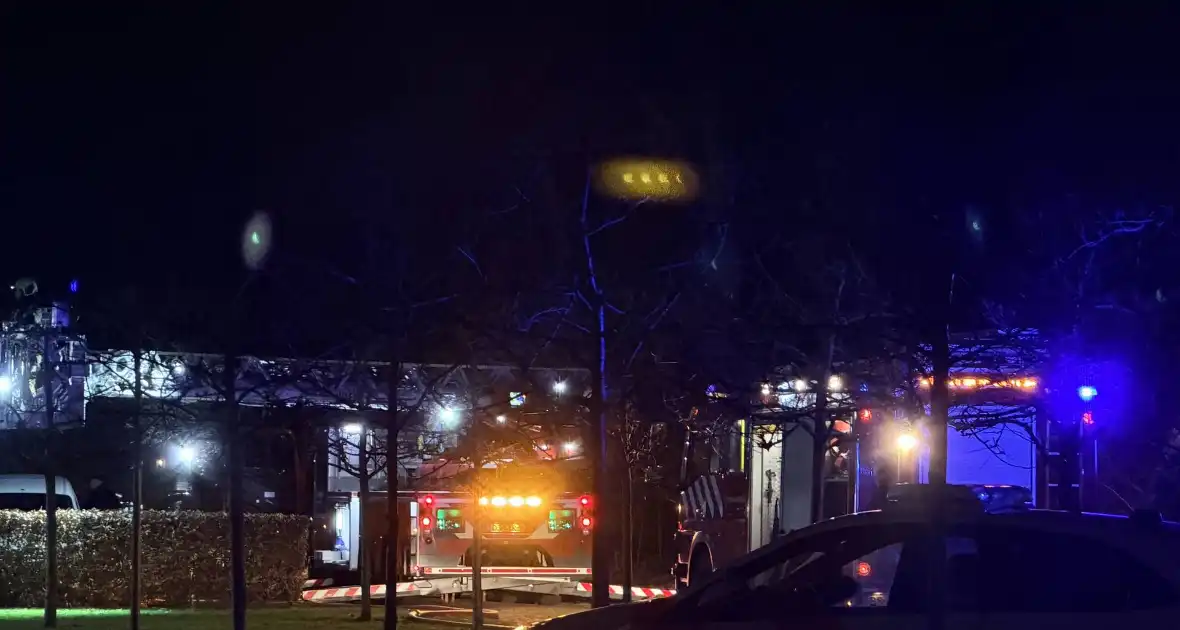 Woningbrand leidt tot evacuatie en gewonden - Foto 7
