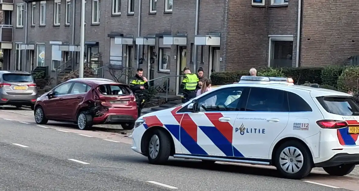 Ongeval zorgt voor schade aan voertuigen