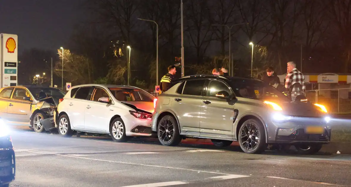 Kettingbotsing onder invloed leidt tot aanhouding - Foto 24