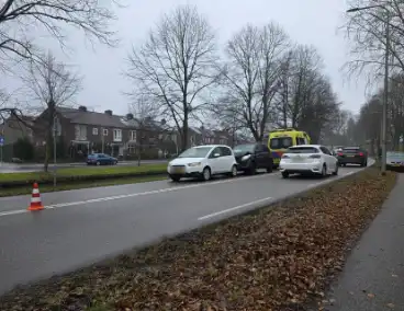 Auto-ongeluk leidt tot ambulance inzet