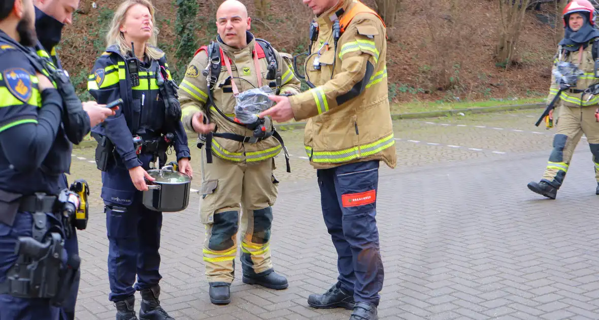 Brandweer inzet door pan met kruiden - Foto 2