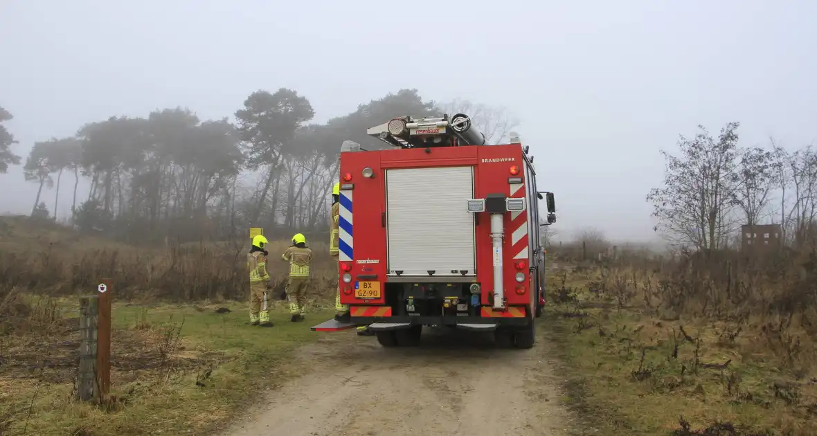 Buitenbrand onder monumentale bank na barbecue - Foto 4