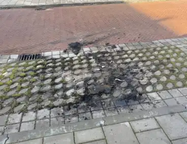 Autobrand zorgt voor aanzienlijke schade