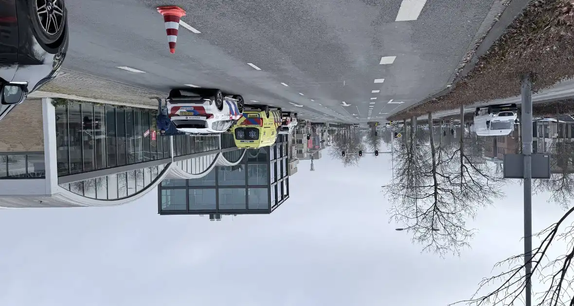Taxi total-loss na botsing met auto - Foto 3