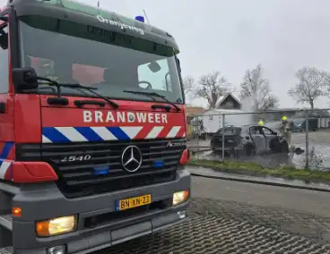 Dure stationwagen verwoest door brand