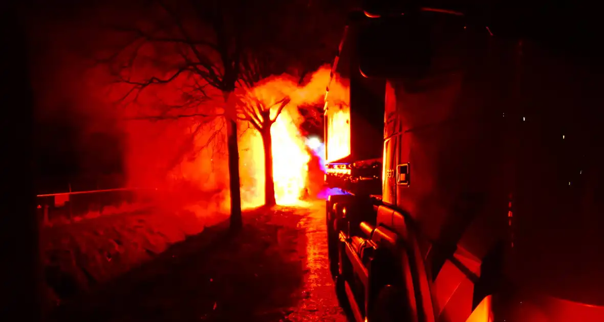 Brand in vrachtwagen zonder hinder - Foto 1