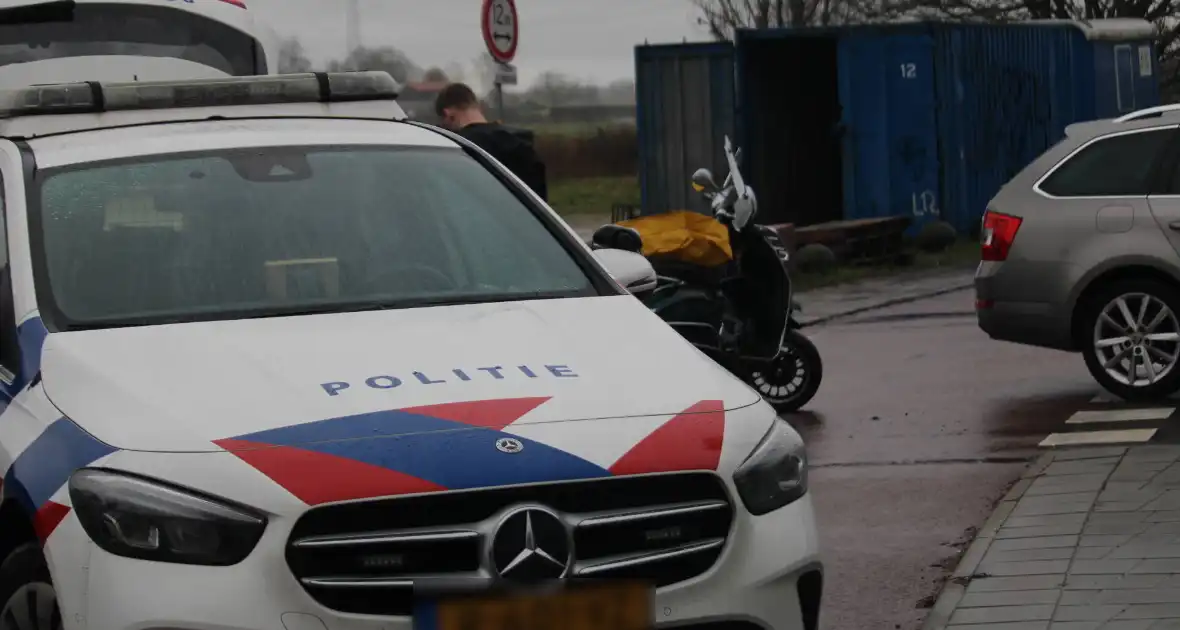 Automobiliste ziet scooterrijder over het hoofd - Foto 4